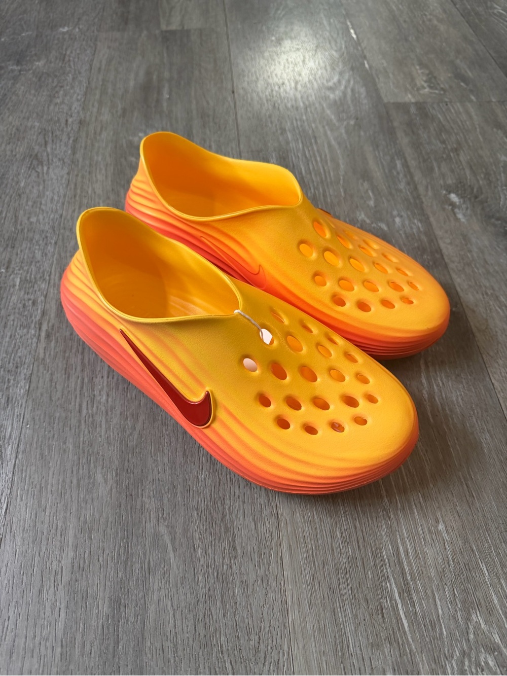Men’s Nike ReactX Rejuven8 Topaz Gold / Turf Orange Sz 10 - Picture 2 of 8